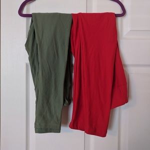 2 pairs of Lularoe one side leggings.